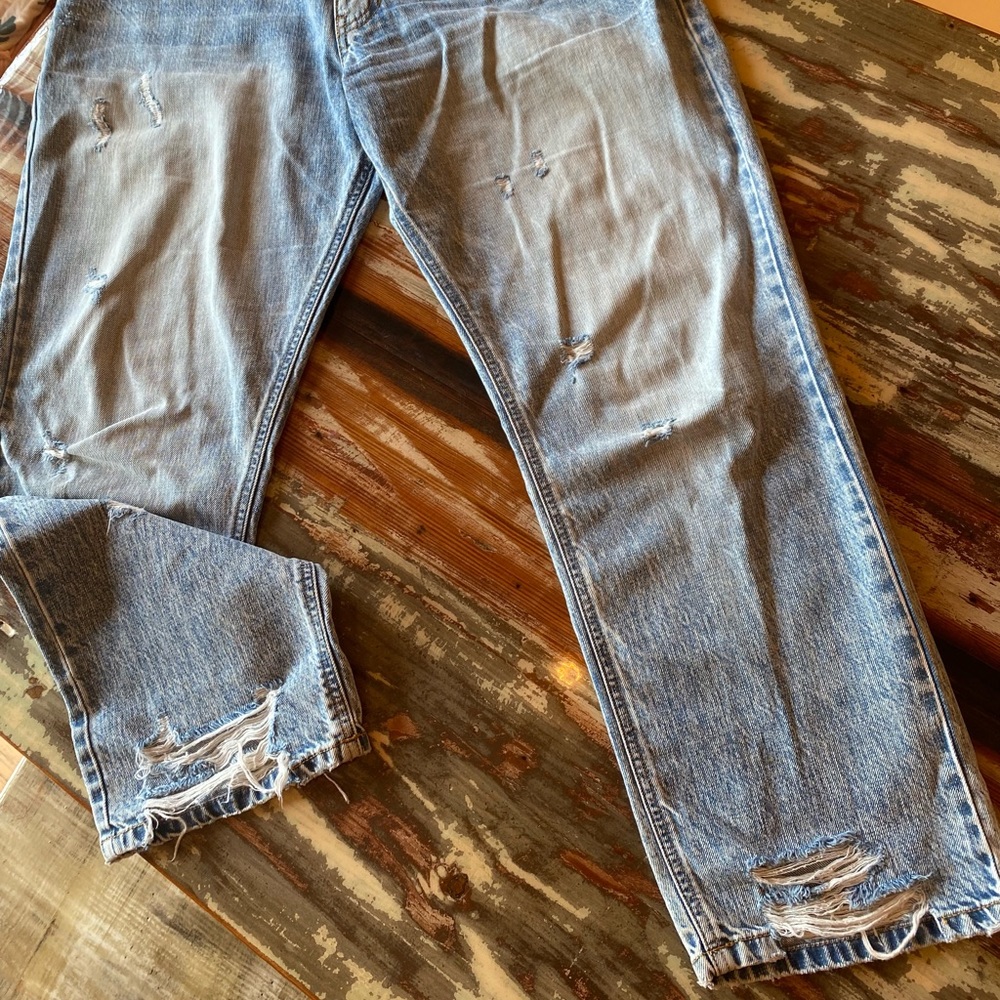 KanCan distressed lightwash boyfriend fit cropped jeans